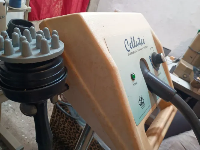 Massageador terapêutica de percussão