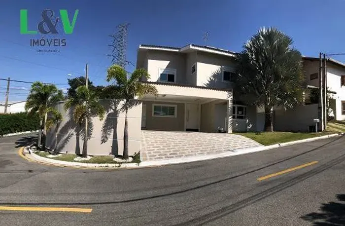 Linda casa, impecável no Casa Grande III em localização privilegiada!