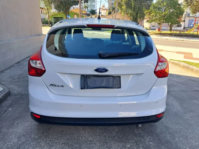 Ford Focus 1.6 S/se/se Plus Flex 8v/16v 5P 2014