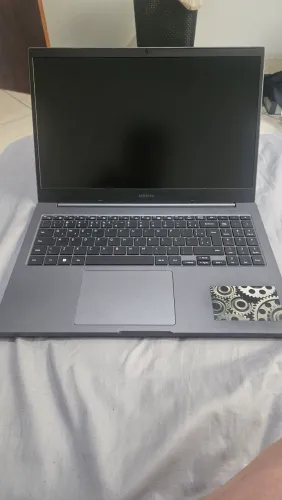 Samsung Book NP550XDA i3