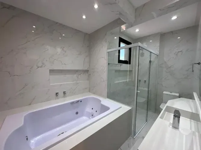 Apartamento com 3 Quarto(s) e 4 banheiro(s) para Alugar, 180 m² por R$ 10900 / Mês