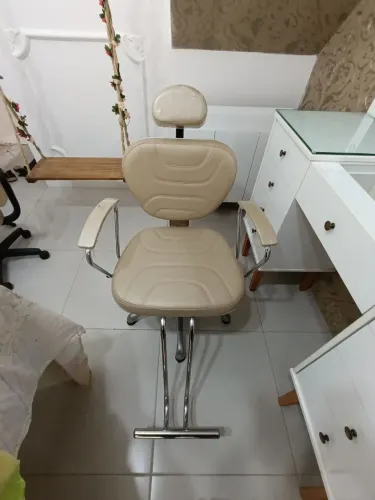 Cadeira de Cabeleleiro Profissional Maquiagem, Cílios e Estética