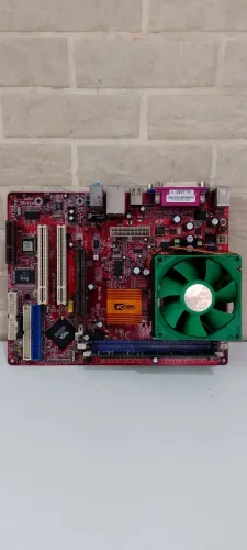 Placa-mãe PC Chips M825G para processadores AMD Athlon XP  (Leia a descrição abaixo)
