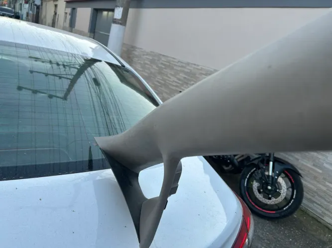 Par de Molduras Acabamento Coluna C Traseira Kia Cerato 2014 a 2016