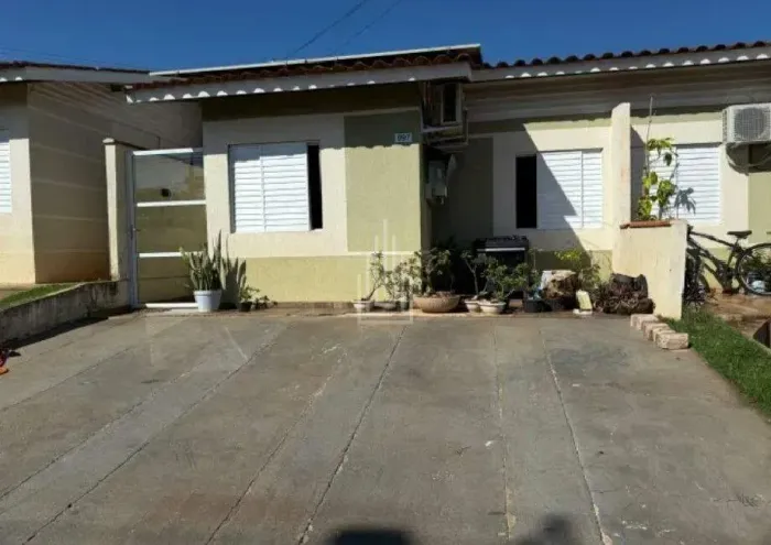 Casa com Piscina e Energia Fotovoltaica no Condomínio Terra Nova
