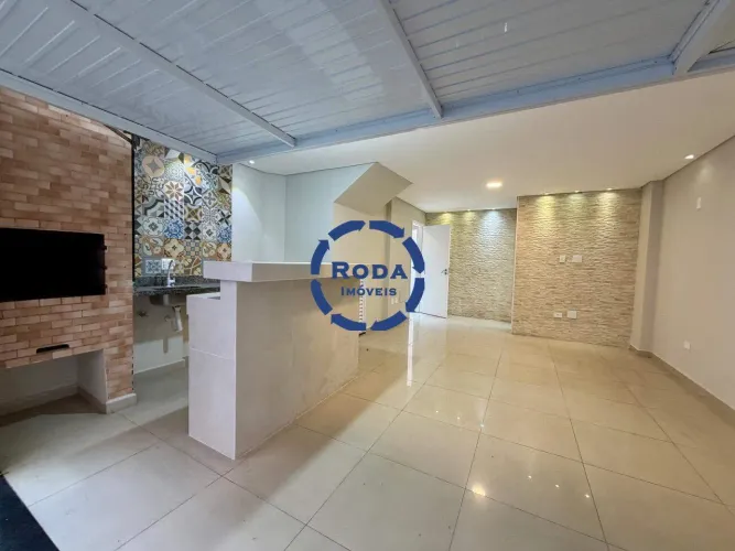 Imperdível! Village Triplex com 2 Suítes, Garagem Fechada e Condomínio com Piscina