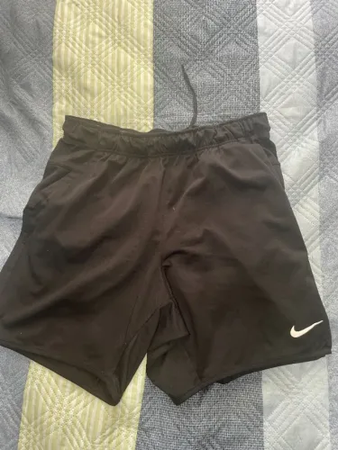 Bermuda Nike ! 40! Otimo estado!