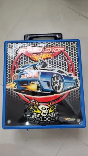 Maleta hotwheels com 100 carrinhos