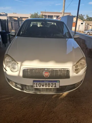 Fiat Siena Tetrafuel 1.4 MPI Fire Flex 8V 4P 2010