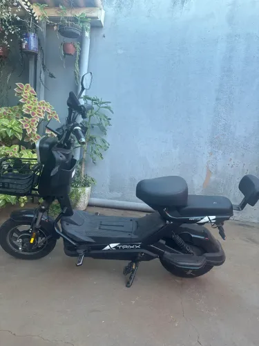 Scooter trixx elétrica 700w