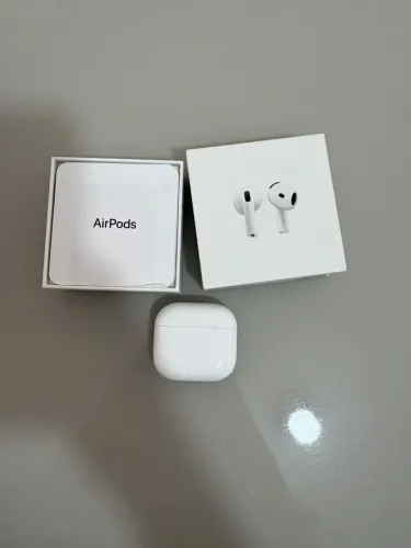 Apple AirPods 4