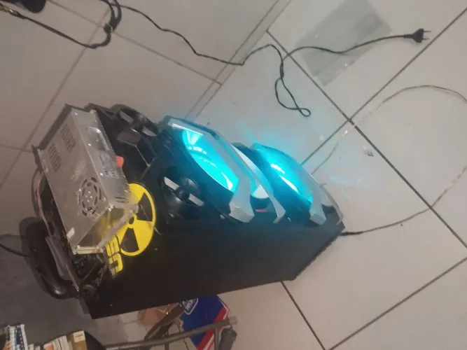 Caixa De Som Bluetooth Muito Potente com Bateria de Carro