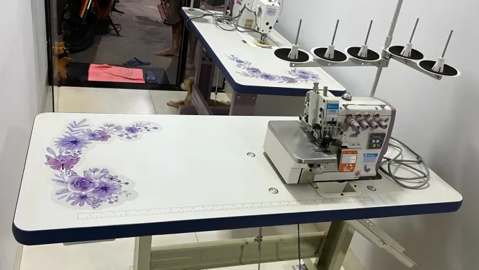 Vende-se máquina de costura