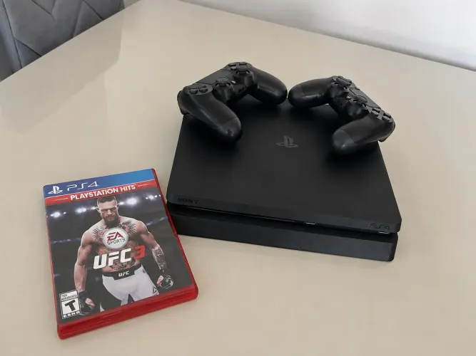 PlayStation 4 Slim 500GB + 2 Controles + UFC 3 + HDMI | Excelente Estado