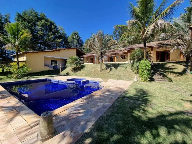 Sítio com 3 dormitórios à venda, 60000 m² por R$ 2.600.000,00 - Vitória Régia - Atibaia/SP