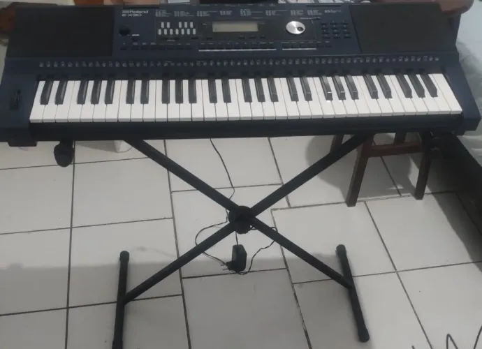 Teclado Roland ex30.