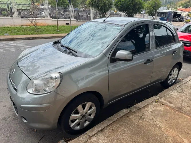 Nissan March S 1.0 16V Flex Fuel 5P 2013