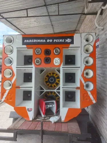 Paredão completo, já com reboque (não emplacado), som automotivo pronto pra usar. ven/tro
