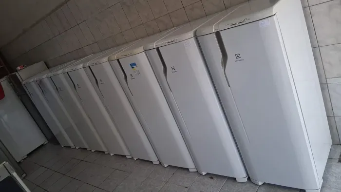 Geladeiras Electrolux RE 31 degelo prático pra sua kit nets 