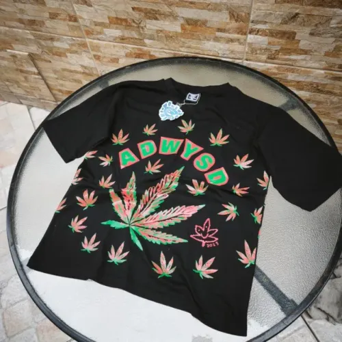 camiseta adwysd estampa legalise erva colorida na tag