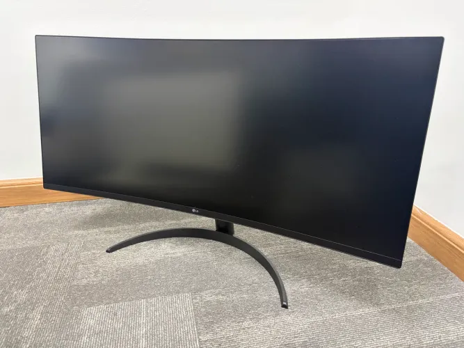 Monitor LG UltraWide Curvo 2K de 34' 100Hz