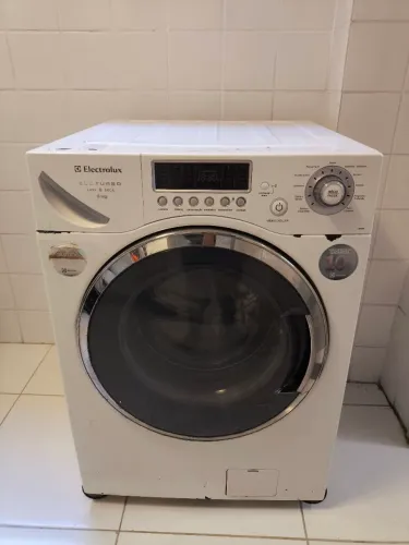 Lava e Seca Electrolux Eco Turbo 9kg (LSE09)