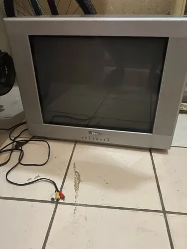 Tb Philco com vídeo cassete