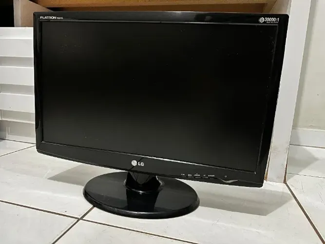 Monitor LG 17 polegadas em perfeitas condições - Usado