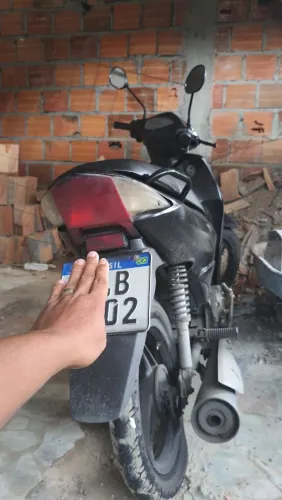 Moto bem conservada