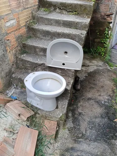 Vaso Sanitário e Pia Banheiro 