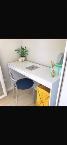 Escrivaninha em mdf  / mesa de estudo 