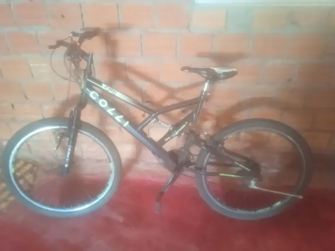 Bicicleta colli bike pro aro 26, em bom estado geral. funcionamento normalmente.