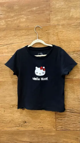 camiseta hello kitty sanrio preta 8 - 14 anos