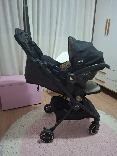 Carrinho Joie Pact + bebê conforto Joie Gemm