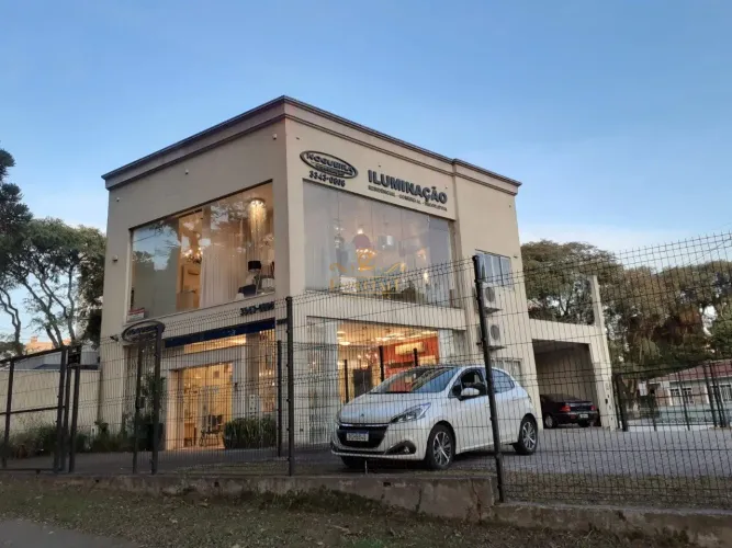 PRÉDIO COMERCIAL DE ESQUINA PARA LOCAÇÃO | 230 M² | EXCELENTE LOCALIZAÇÃO - ÁGUA VERDE