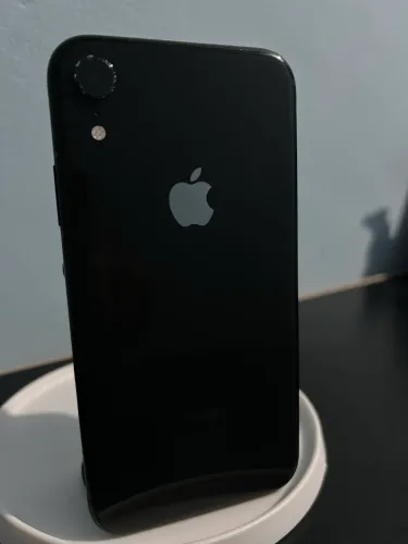 ? iPhone XR Preto - 64GB ?