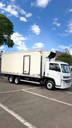 Delivery 13-180 trucada de fábrica