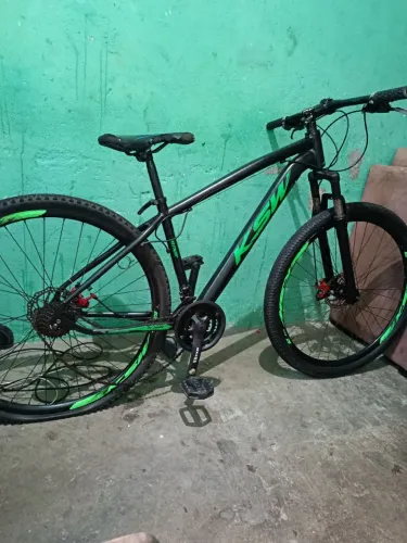Bicicleta aro 29 só falta o câmbio mas tá com bom estado