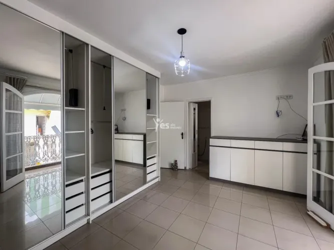 Casa Mobiliada para Aluguel em Santo André, Bairro Campestre - Porcelanato e Elevador Ref.