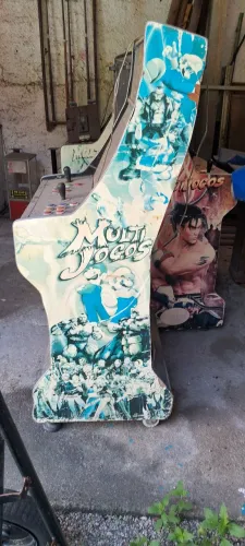 Gabinete de fliperama usado