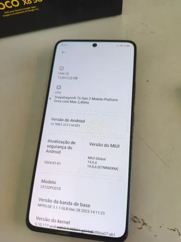 Vendo um celular poco x 6 