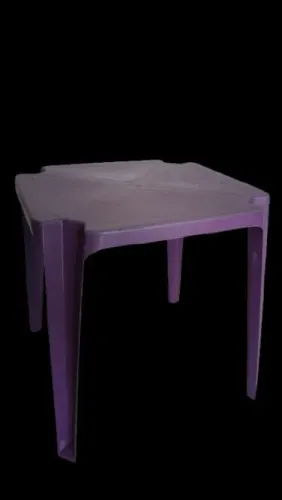 Mesa de plástico roxa