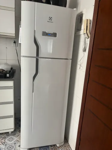 Geladeira Electrolux - 371L