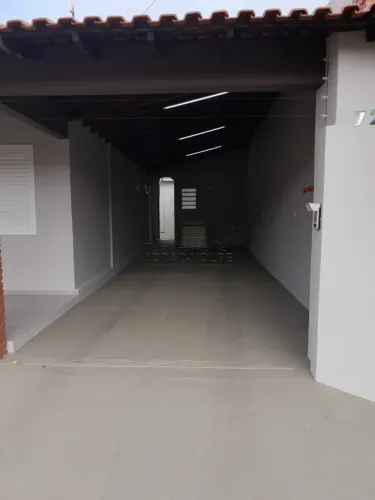 Casa à venda em Duartina com excelente distribuição de espaço