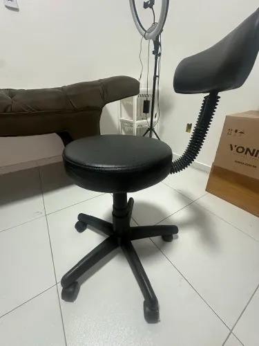 Cadeira profissional giratória para estética 
