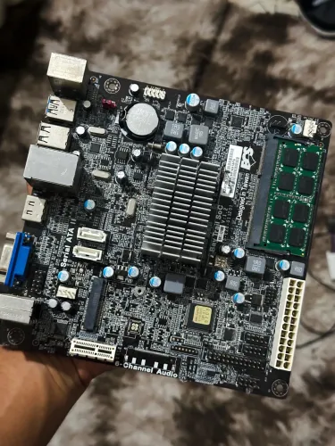 Placa Mãe Mini ITX + Processador Intel Celeron + Memória RAM