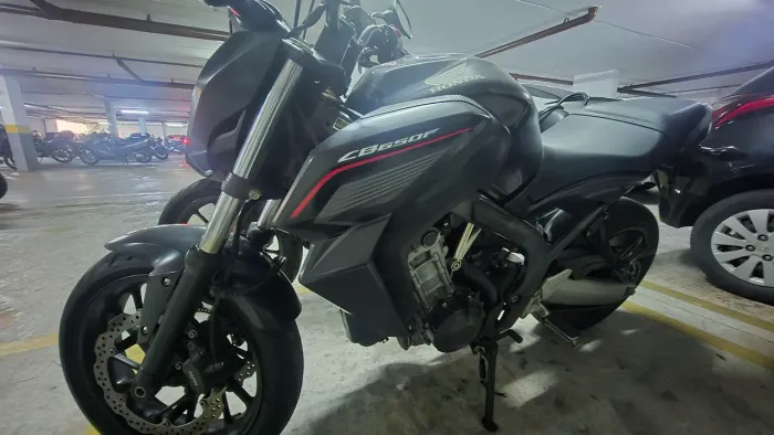 CB650F impecável