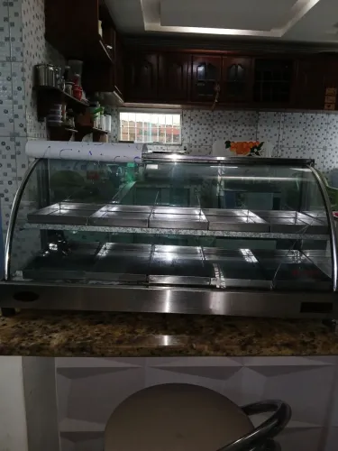 Estufa Vende-se essa porém usada com uma pequena haveria  mas funcionando normalmente. 