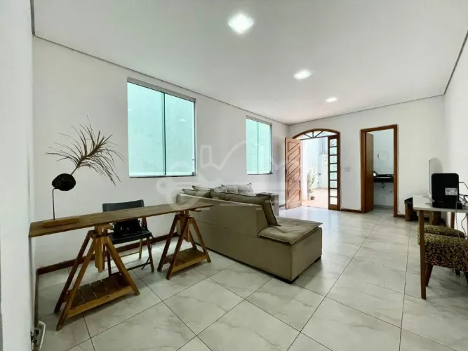 CASA GEMINADA | 4 QUARTOS | 2 VAGAS - BAIRRO DONA CLARA - R$ 950.000,00