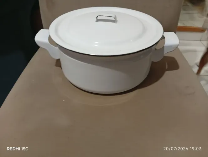 Panela de porcelana